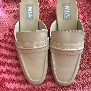 MIA Women's Tan Loafers